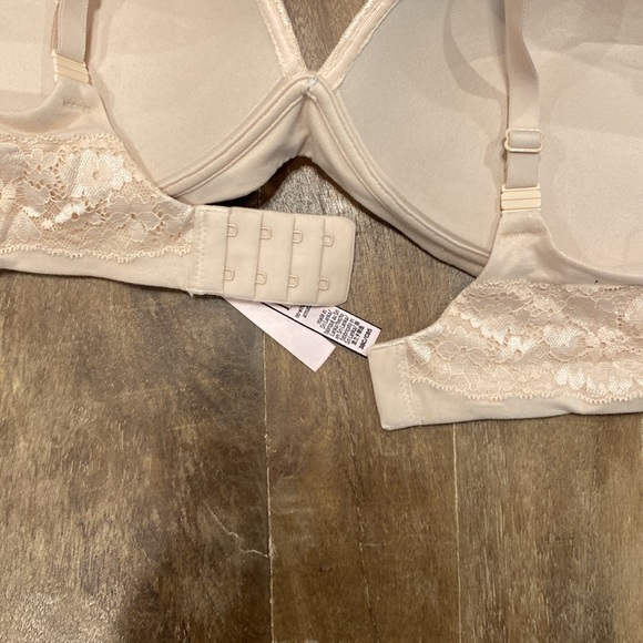 Victoria’s Secret Body by Victoria Lacy Nude Wireless Bra [38C] - Picture 4 of 7